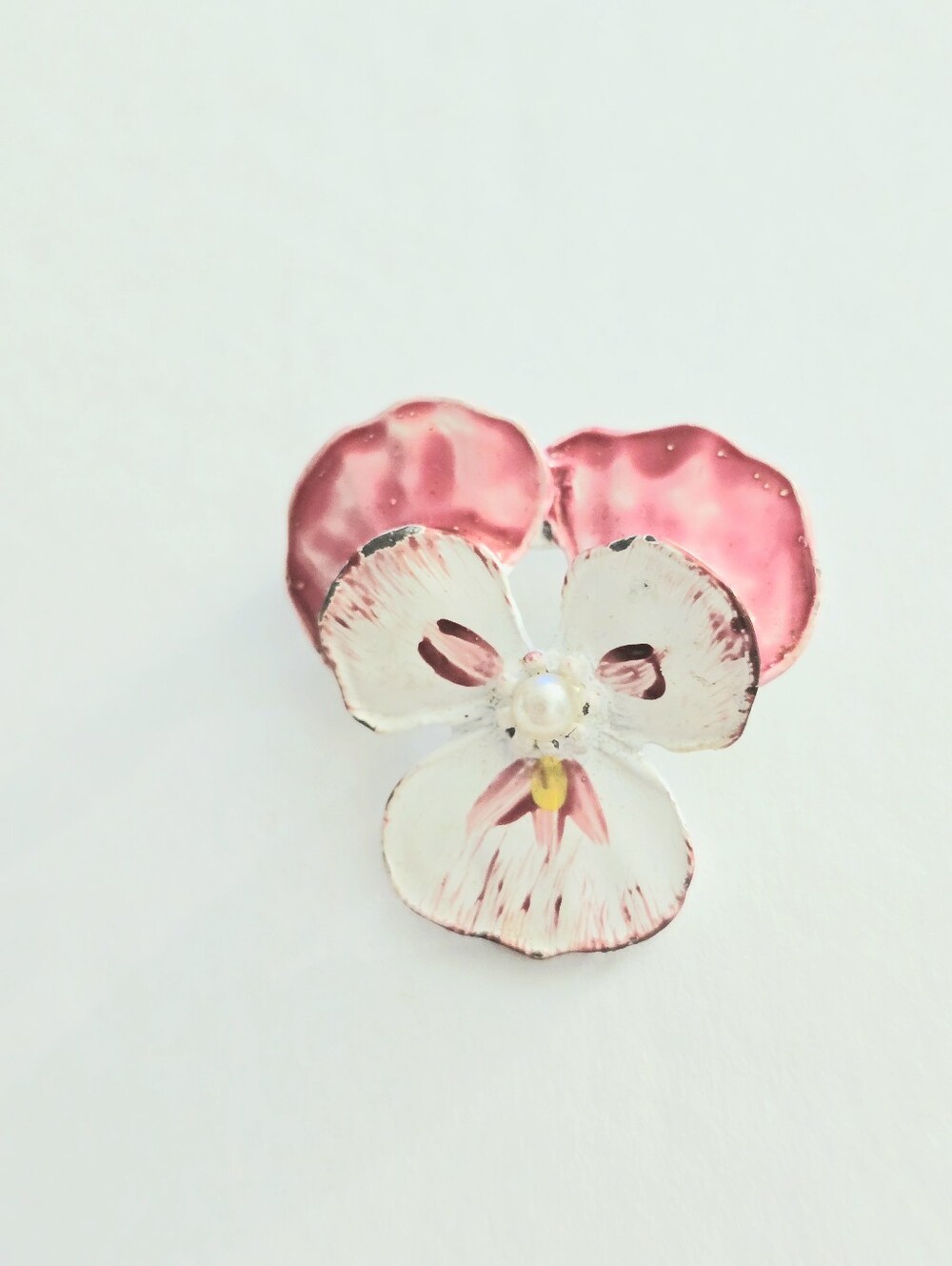 Vintage Victorian Revival Pansy 70s enamel Pink pin pearl center signed Gerrys
